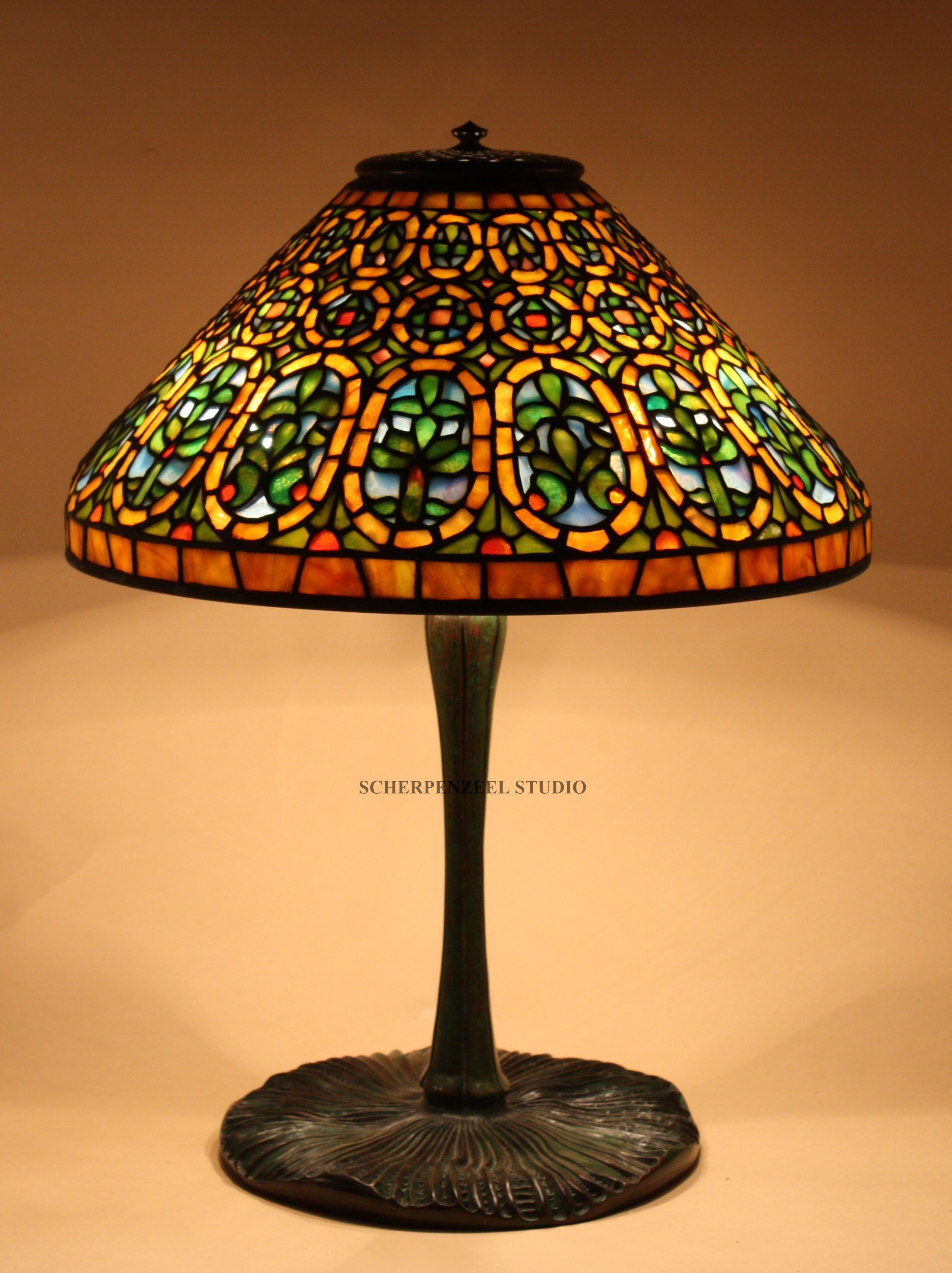 13" Venetian on Mushroom